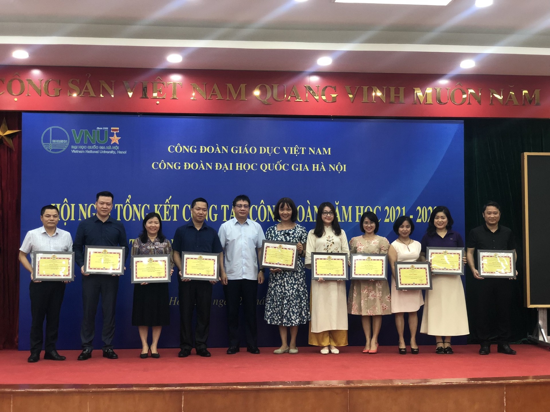 Công đoàn Khoa Triết học nhận Bằng khen từ Công đoàn Giáo dục Việt Nam năm học 2021-2022