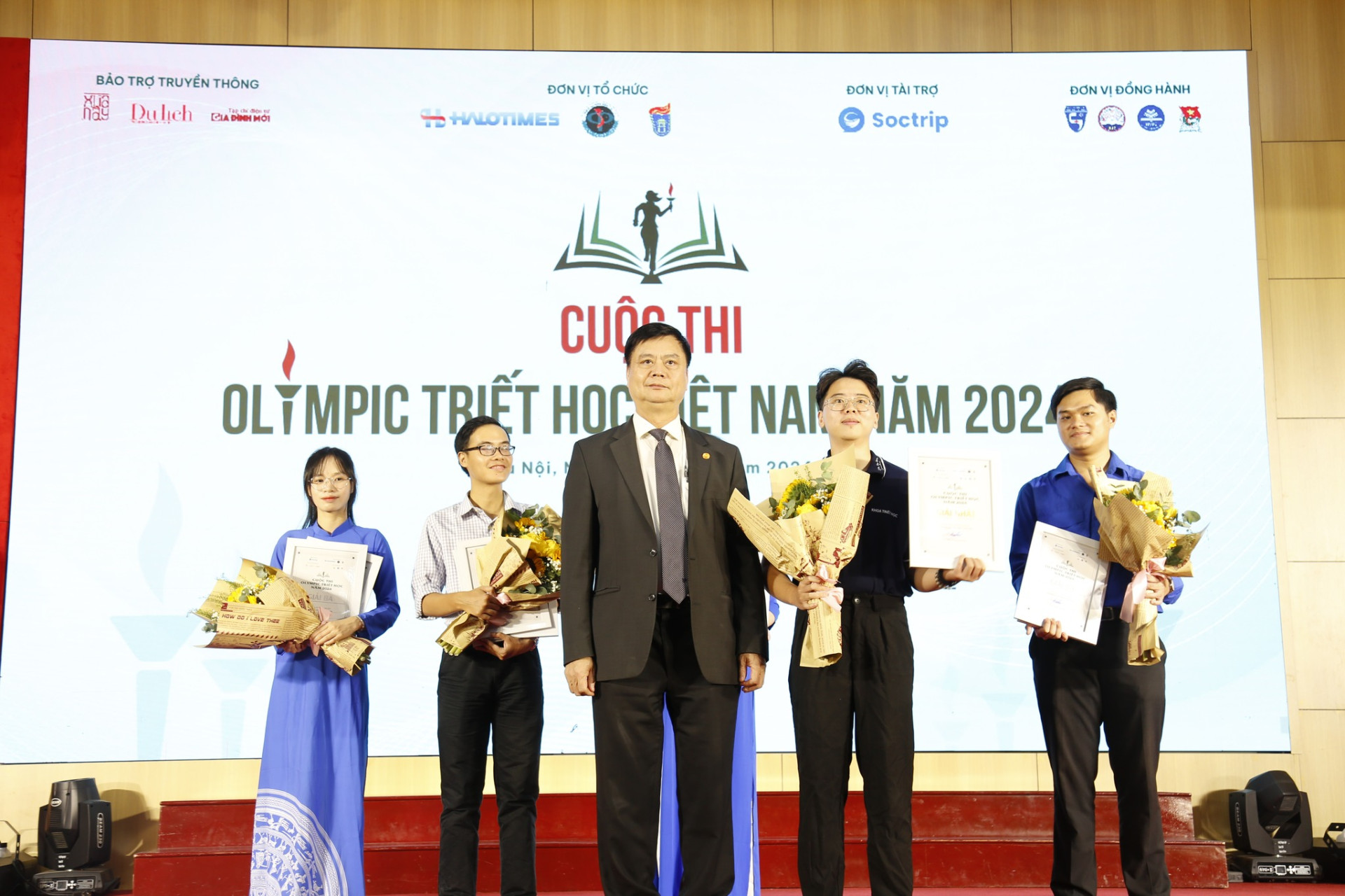 Khoa Triết học VNU-USSH giành giải Nhất trong cuộc thi Olympic Triết học Việt Nam năm 2024